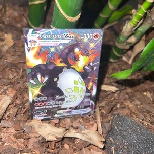 ULTRA RARE SHINY VAULT CHARIZARD